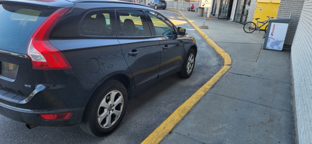VOLVO XC60 2013 205,000 KM IN GOOD CONDITION — photo 2