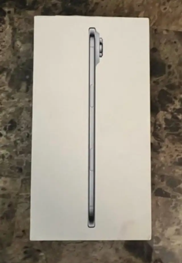BNIB IPhone Air white 256 gb
