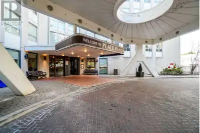One room available for single occupancy for a working professional in a spacious 3 bedroom unit. Thi...