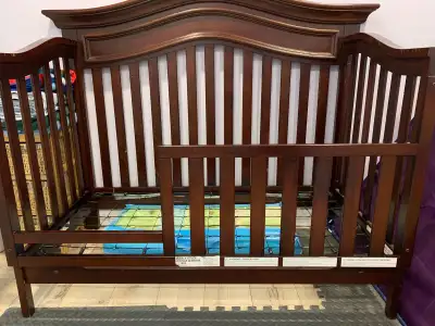 Bassinette et commode Baby Caché / Baby Caché Crib and dresser, View more