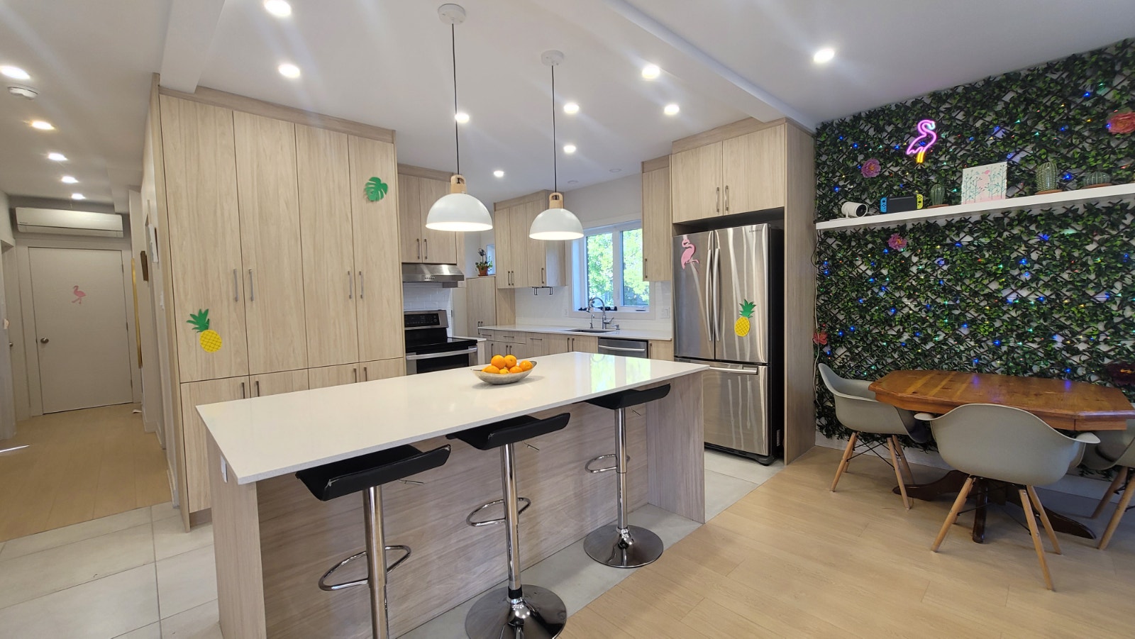4 1/2 rénové + bureau fermé à louer **AOÛT GRATUIT** — photo 1