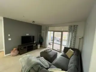 Bright, clean, and well maintained 2 Bedroom 2 Bathroom apartment. Close to shopping, schools, buses...