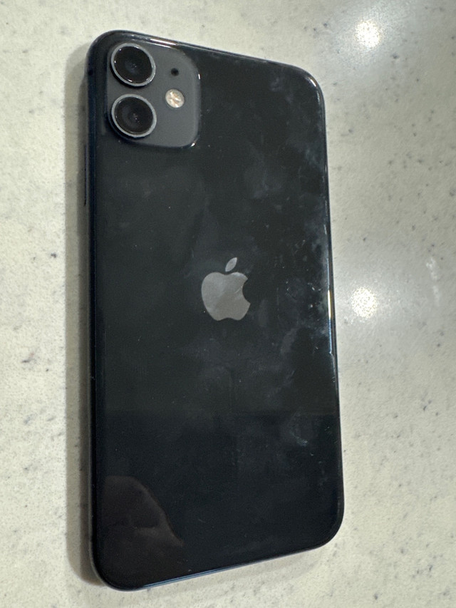 Apple Iphone 11 64 GB Unlocked Black in Cell Phones in Edmonton