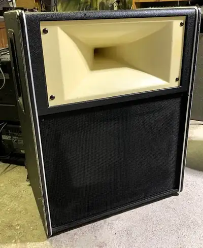 (1) Traynor BW2 15” Speaker / Horn 100 Watt Cabinet, good cond!, View more