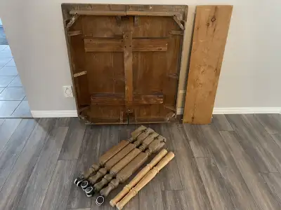 Antiquité: table en bois franc extensible jusqu'à 10 personnes, View more