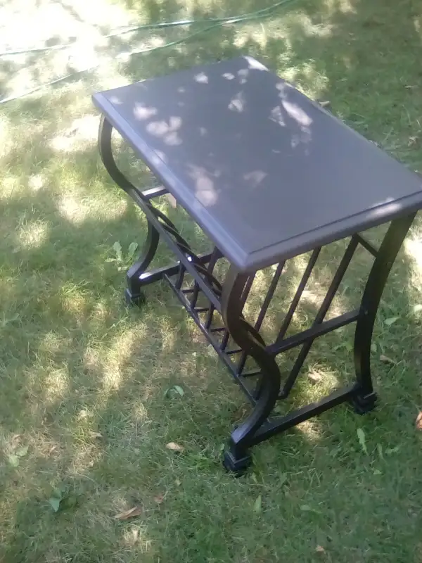 Side table in Other Tables in Sarnia - Image 3