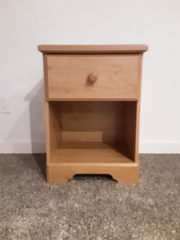 Single Nightstand in Other Tables in Winnipeg - Image 2