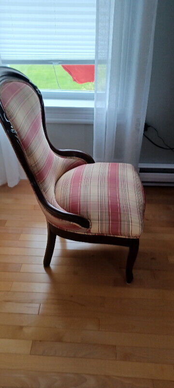 Beautiful Antique chairs in Chairs & Recliners in Charlottetown - Image 4