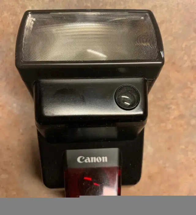 Canon flash in Cameras & Camcorders in Edmonton - Image 5