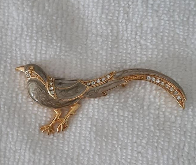 Vintage MCJ enamel & crystal bird of paradise brooch pin signed in Arts & Collectibles in Markham / York Region - Image 2