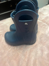 Size 11 toddler croc boots navy blue
