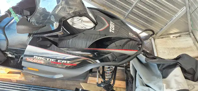 2003 Arctic Cat t660 turbo snowmobile  in Snowmobiles in Peterborough - Image 9
