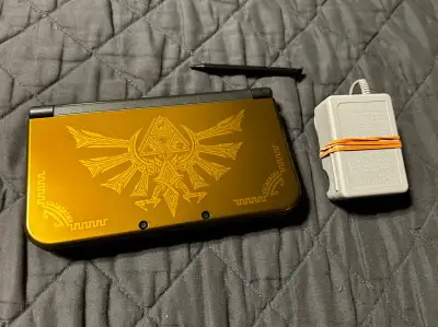 New Nintendo 3DS XL Legend Of Zelda Hyrule Edition Dual IPS Screens. Comes with installed games. Zel...
