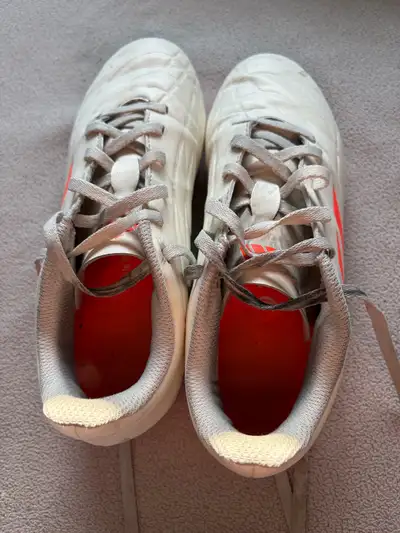 youth outdoor soccer cleat, View more