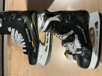 Bauer Supreme M5 Pro Senior Ice Hockey Skates. Size 9.5 Fit 2