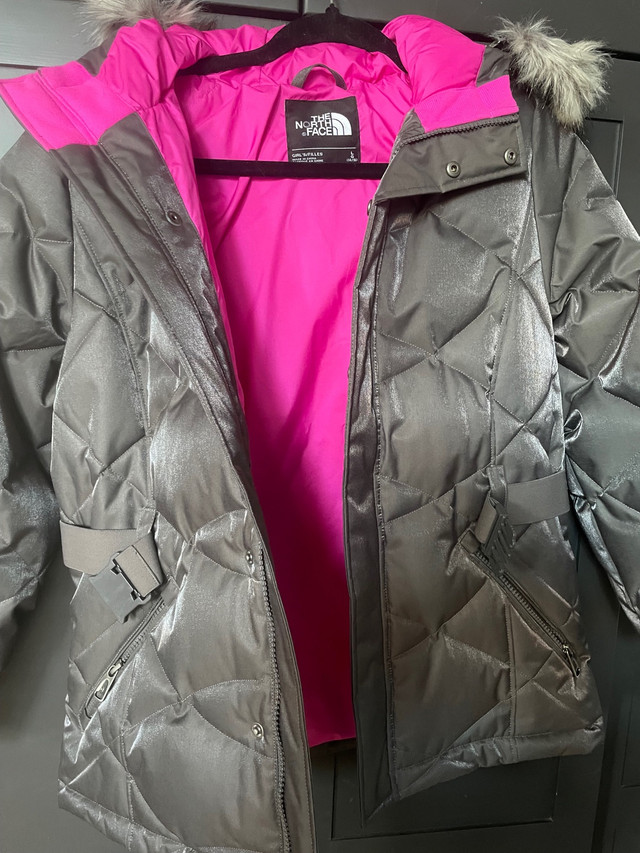 North Face Jacket in Kids & Youth in Thunder Bay - Image 2