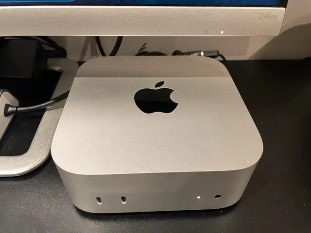Mac Mini M4 Max 48Gb Ram 512Gb SSD in Desktop Computers in City of Toronto - Image 4