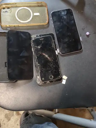 iPhone 11 u and 16, View more