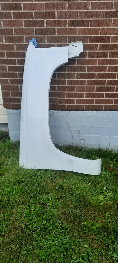 I have for sale a brand new aftermarket right front fender for a 1988 to 1998 Chev 1500. Comes with...
