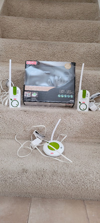 Sounds monitor with dual receivers for babies or pets