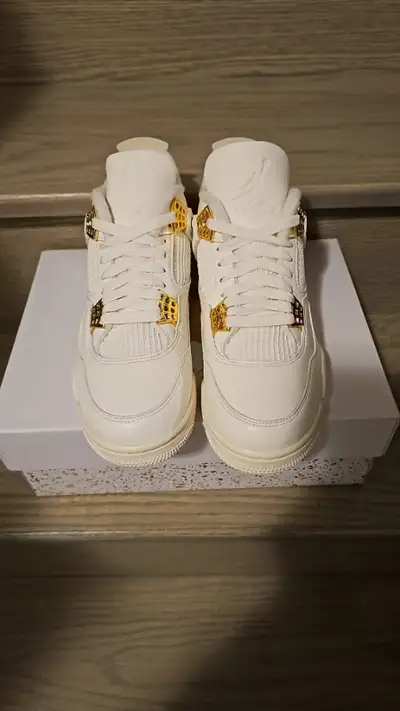 Jordan 4 Retro Metallic Gold - Women's Gold/Black/White, View more