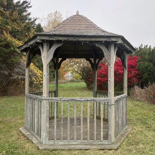 Beautiful Charming Hexagonal Gazebo looking for a new home! in Other in Oshawa / Durham Region