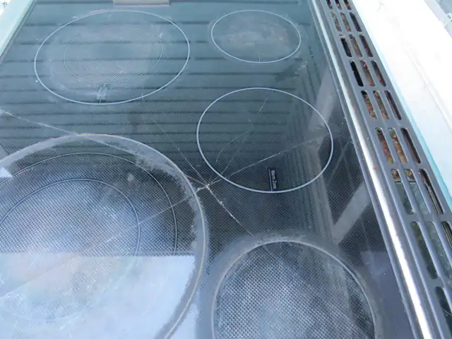 LG 30" slide in Electric Range For Sale in Stoves, Ovens & Ranges in City of Halifax - Image 4