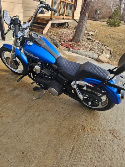 2007 dyna street bob 96 twin cam Bassani 2 into 1 road rage exhuast Arlen ness air filter and grips...