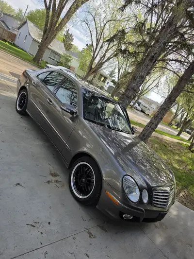 For sale my E300 Strong motor 235787 Kms Comes with aftermarket Studded Winter tires 85% Thread No e...