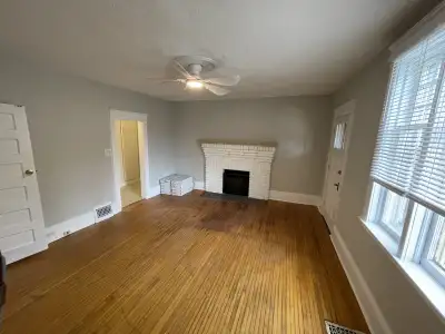 ✨ Main-Floor 2-Bedroom Apartment for Rent — The Avenues, Peterborough ✨ This bright and spacious mai...