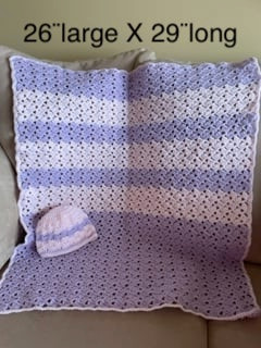 Couverture avec bonnet pour bébé /Crochet baby blanet with beani in Clothing - 0-3 Months in Gatineau