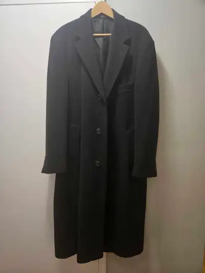 Ralph Lauren Overcoat in terrific condition. Only worn selectively. 30% Cashmere 70% Wool, Lining is...