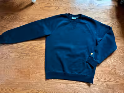 Size L Heavyweight 440 g/sqm cotton- and polyester-blend fleece sweatshirt. · Rib knit crewneck, hem...