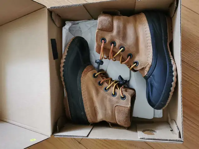 kids Sorel winter boots in Kids & Youth in Markham / York Region - Image 4