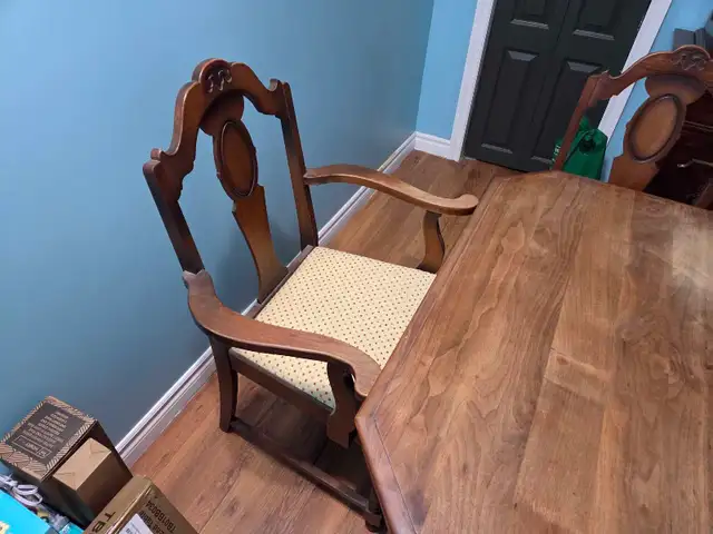 Rustic Dining Room Table  in Dining Tables & Sets in London - Image 5