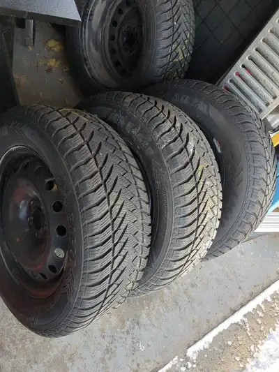 225/60r18 Goodyear Eagle excellent condition