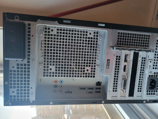 DELL XPS 8950 Desktop & Logi Webcam dans Ordinateurs de bureau  à Ville de Montréal - Image 3