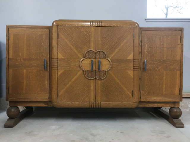 Art Deco solid oak cabinet in Hutches & Display Cabinets in Portage la Prairie - Image 4