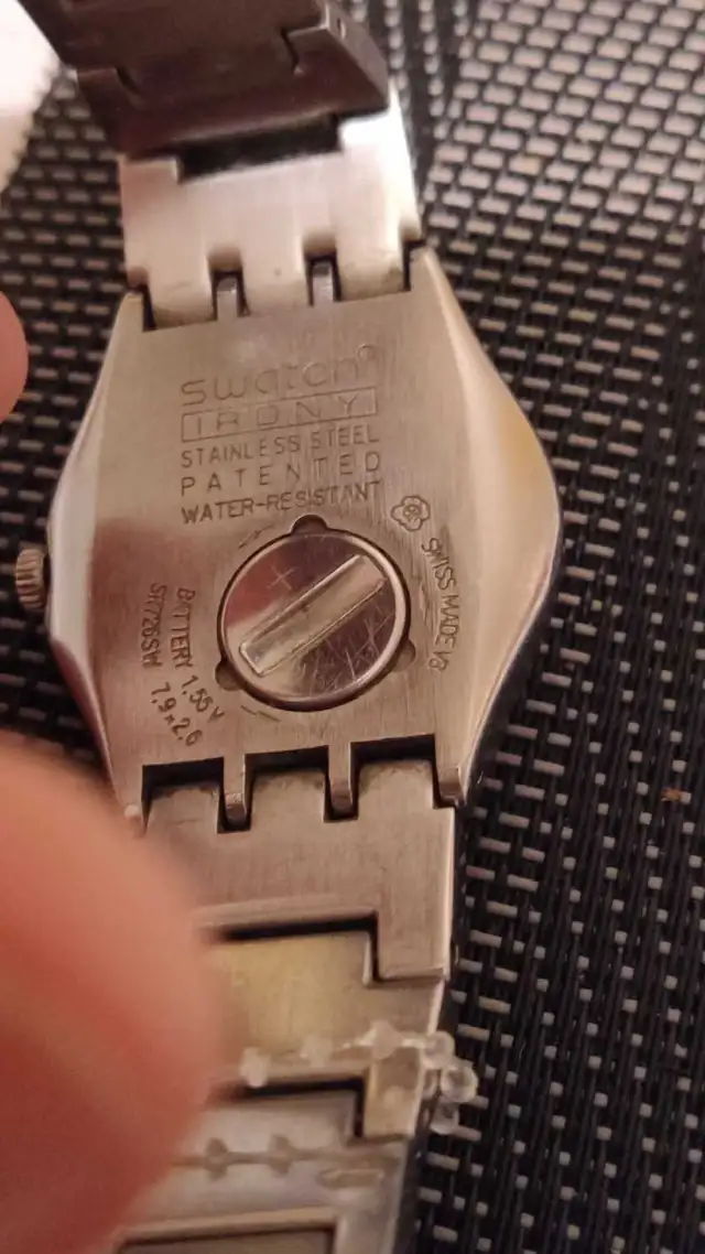 Montre Swatch Irony pour femme . in Jewellery & Watches in City of Montréal - Image 6