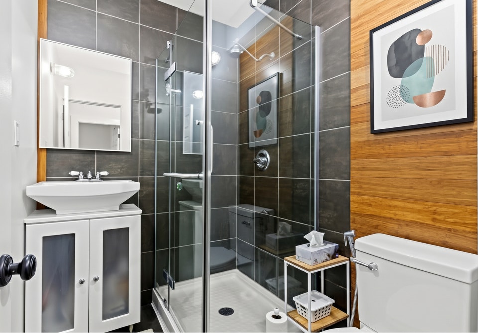Upmarket 3-Bedroom House, 2-Bath House in King Edward Park 3