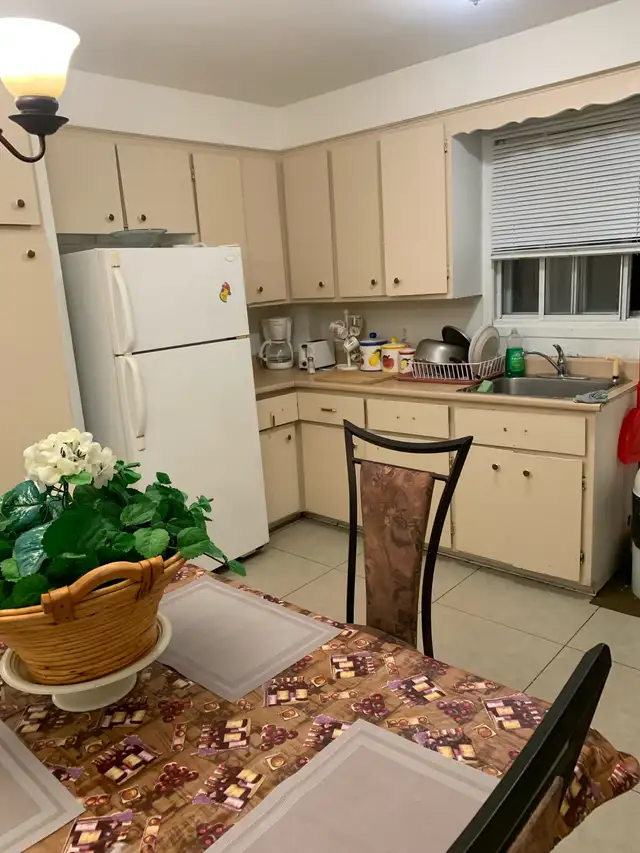 Chambre à louer  in Room Rentals & Roommates in City of Montréal - Image 4