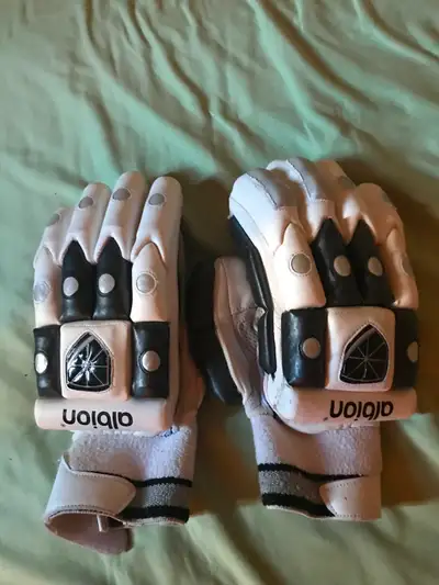 Albion Right handed Cricket gloves, View more