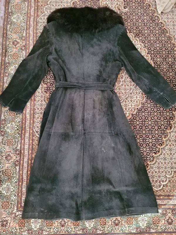 Fox fur leather winter coat manteau cuir fourrure renard Medium in Clothing in City of Montréal - Image 6