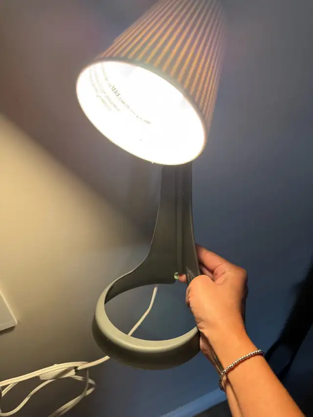 IKEA SVALLLET Desk Lamp in Indoor Lighting & Fans in City of Toronto - Image 7