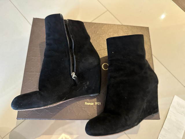 Gucci women’s suede booties - size 37 used in Women's - Shoes in Kitchener / Waterloo