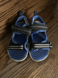 Good used condition toddler boys sandals 