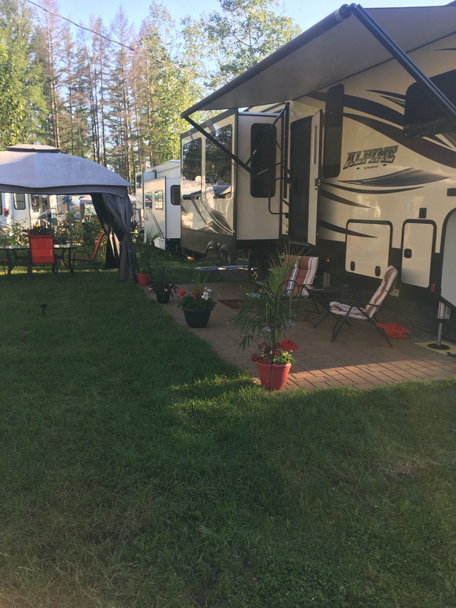 Fyftwheel alpine 2016 dans VR et caravanes  à Lac-Saint-Jean