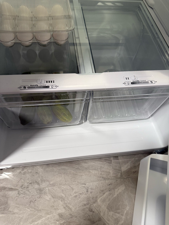 Top Freezer Refrigerator  in Refrigerators in Calgary - Image 2