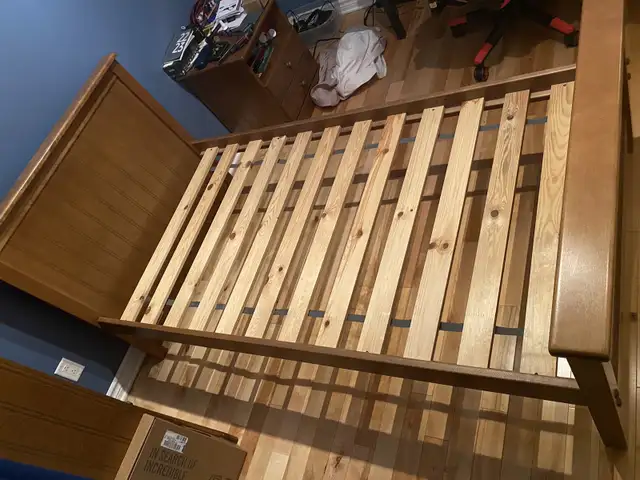 Mobilier de chambre à coucher  in Beds & Mattresses in Longueuil / South Shore - Image 3