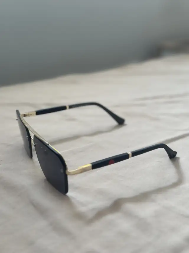 sunglasses for men in Men's in Oakville / Halton Region - Image 3